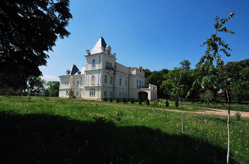 Conacul Cantacuzino-Pașcanu, Mănoaia, Romania, Romania